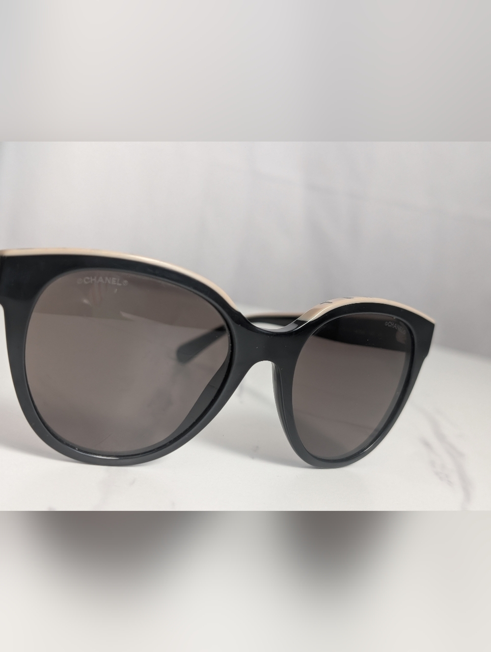 Chanel 5414 Cat Eye Sunglasses Black Cream Logo Italy Read Description - Picture 8 of 9
